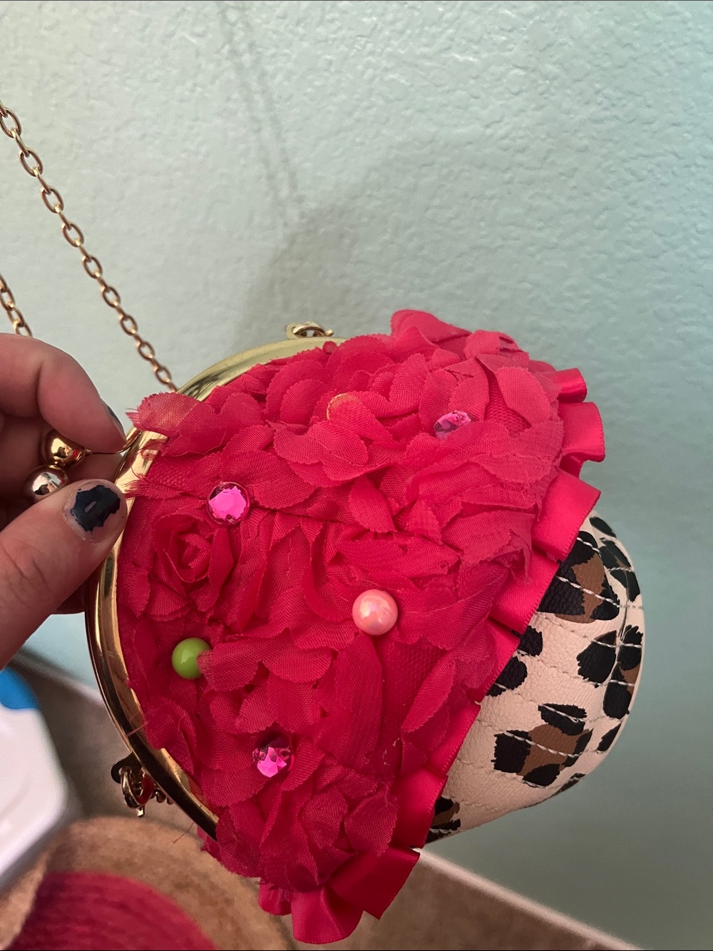Betsey Johnson cupcake - Picture 6 of 8